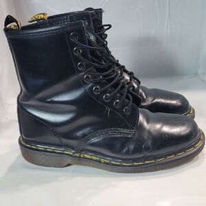Dr Martens   Black Leather Combat Boots Women's Size 9